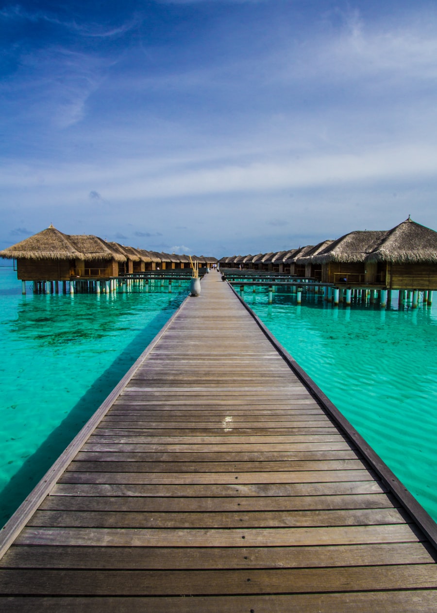 Pasarela hacia las villas sobre el agua